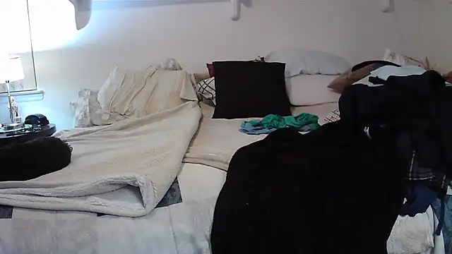 Snapshot of Hand69someguy chatting on November 27, 2025, 1:06 am Hand69someguy online show from November 27, 2025, 1:06 am