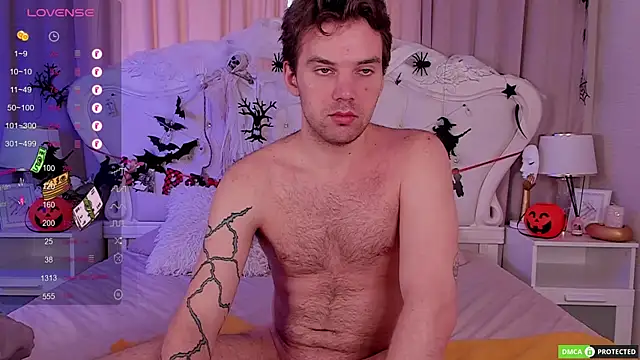 ArthurWhitee online show from October 27, 2025, 3:51 am