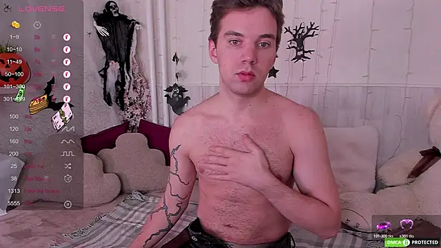 ArthurWhitee online show from October 18, 2025, 3:19 am