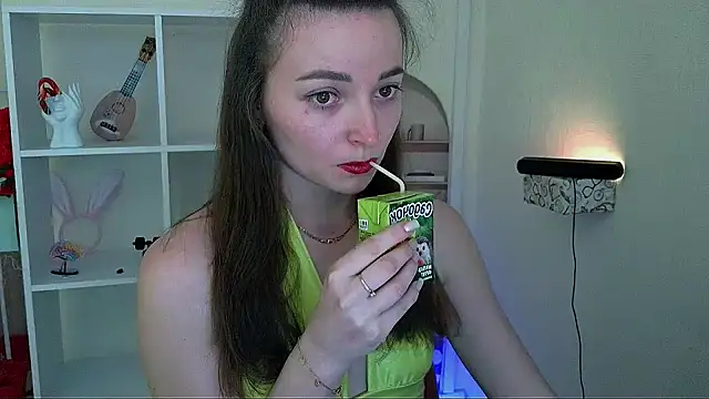  Barbie Kiss  online show from May 25, 2026, 4:28 pm