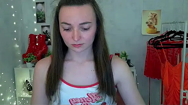  Barbie Kiss  online show from May 6, 2026, 1:04 pm