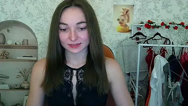  Barbie Kiss  online show from November 12, 2025, 10:24 pm