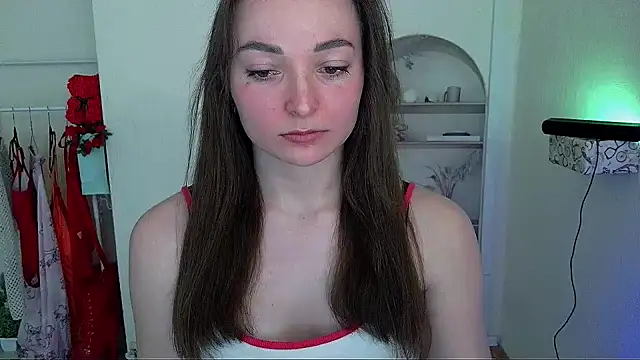  Barbie Kiss  online show from May 8, 2026, 10:19 am