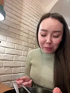 Asian Asami online show from March 5, 2025, 6:01 pm