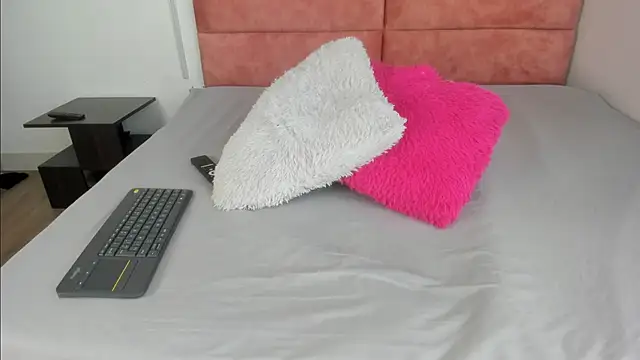 Hanna lens online show from October 24, 2025, 5:34 pm