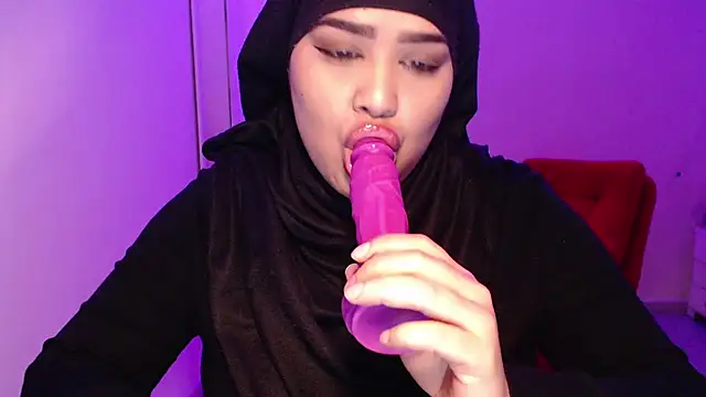 VenussTits97 online show from June 13, 2026, 8:29 pm