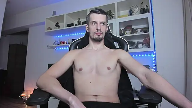 Snapshot of ToddClaytonn chatting on December 14, 2025, 10:26 pm ToddClaytonn online show from December 14, 2025, 10:26 pm