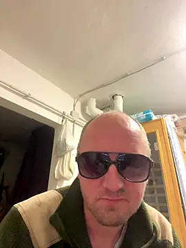 Snapshot of paul_daniel chatting on December 21, 2025, 5:36 pm paul daniel online show from December 21, 2025, 5:36 pm