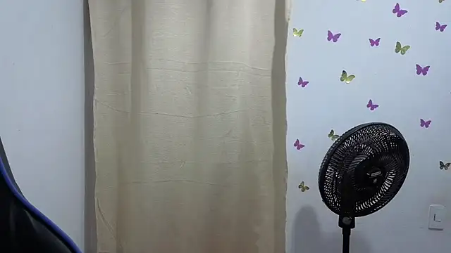 catalina boobs online show from May 25, 2026, 3:28 am