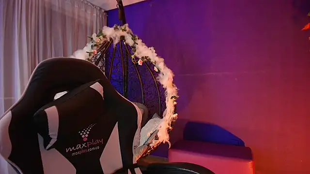 Snapshot of vanelope11 chatting on April 12, 2026, 2:37 am vanelope11 online show from April 12, 2026, 2:37 am