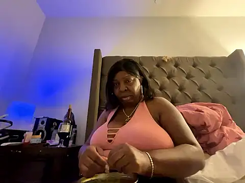 Snapshot of XXXLollipopsJuicy chatting on January 19, 2026, 5:44 am XXXLollipopsJuicy online show from January 19, 2026, 5:44 am