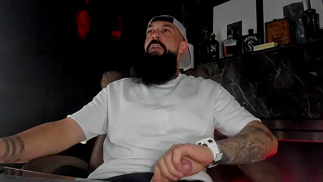 Snapshot of axxelrich_ chatting on October 23, 2025, 4:33 am axxelrich online show from October 23, 2025, 4:33 am