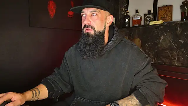 Snapshot of axxelrich_ chatting on November 14, 2025, 4:38 am axxelrich online show from November 14, 2025, 4:38 am