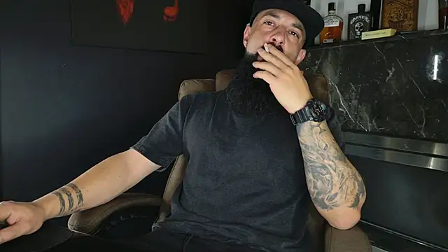 Snapshot of axxelrich_ chatting on November 10, 2025, 5:01 am axxelrich online show from November 10, 2025, 5:01 am