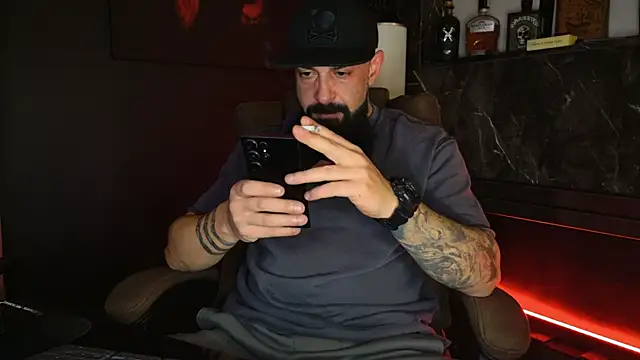 Snapshot of axxelrich_ chatting on November 24, 2025, 4:56 am axxelrich online show from November 24, 2025, 4:56 am