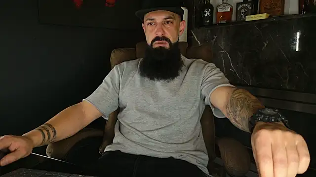 Snapshot of axxelrich_ chatting on November 11, 2025, 4:40 am axxelrich online show from November 11, 2025, 4:40 am