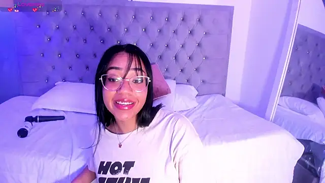 Snapshot of AriannaDavis chatting on March 15, 2025, 8:10 pm AriannaDavis online show from March 15, 2025, 8:10 pm