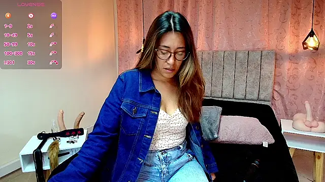 VioletaScott  online show from March 13, 2025, 12:56 pm