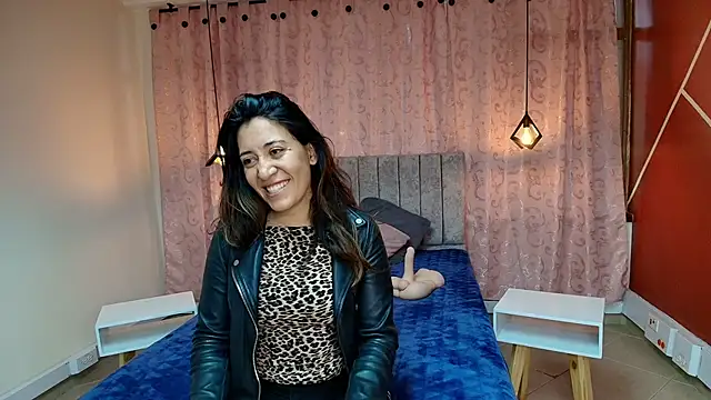 VioletaScott  online show from October 20, 2025, 2:39 pm