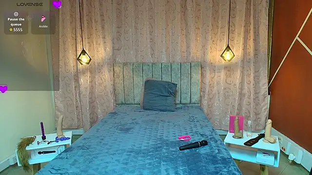 VioletaScott  online show from November 5, 2025, 12:19 pm