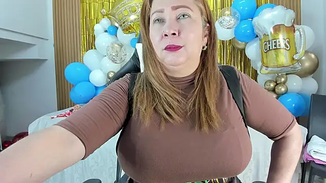 Danna topless online show from October 3, 2025, 12:06 pm