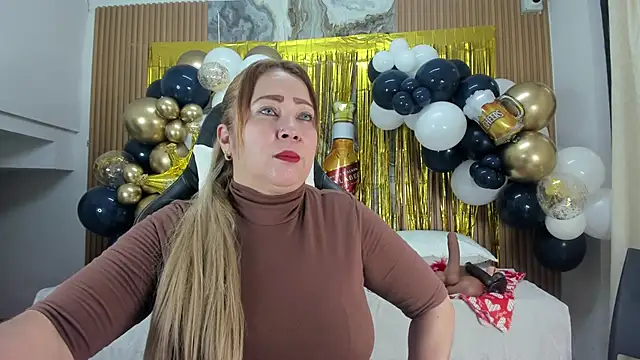 Danna topless online show from September 19, 2025, 12:09 pm