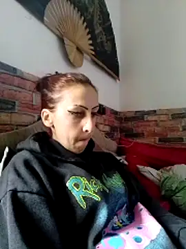 Snapshot of kriszy_baby chatting on February 6, 2026, 7:48 am kriszy baby online show from February 6, 2026, 7:48 am