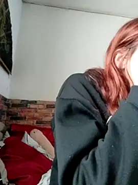 Snapshot of kriszy_baby chatting on February 3, 2026, 8:08 am kriszy baby online show from February 3, 2026, 8:08 am