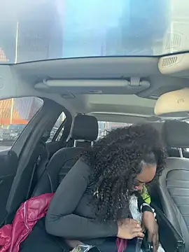 Snapshot of londonsfantasy chatting on February 25, 2026, 9:03 pm londonsfantasy online show from February 25, 2026, 9:03 pm