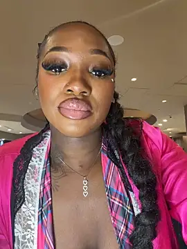 Snapshot of londonsfantasy chatting on February 17, 2026, 11:46 pm londonsfantasy online show from February 17, 2026, 11:46 pm