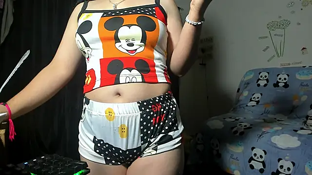 Snapshot of litle_mily_ chatting on January 30, 2025, 1:11 am litle mily online show from January 30, 2025, 1:11 am