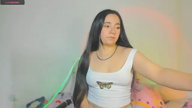 Snapshot of litle_mily_ chatting on November 14, 2025, 8:45 pm litle mily online show from November 14, 2025, 8:45 pm