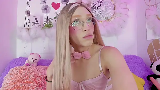 Snapshot of Ariadna_Evangeline chatting on December 20, 2025, 6:38 am Ariadna Evangeline online show from December 20, 2025, 6:38 am