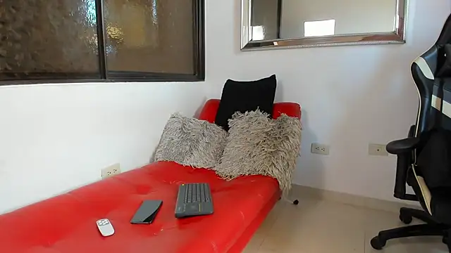 Snapshot of julian_wallace chatting on April 3, 2026, 7:42 pm julian wallace online show from April 3, 2026, 7:42 pm