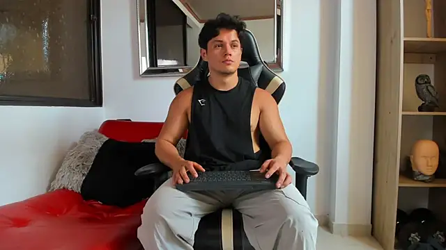 Snapshot of julian_wallace chatting on April 14, 2026, 5:18 pm julian wallace online show from April 14, 2026, 5:18 pm