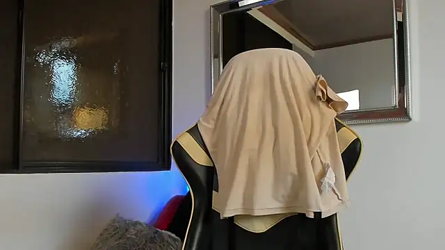 Snapshot of julian_wallace chatting on March 31, 2026, 7:38 pm julian wallace online show from March 31, 2026, 7:38 pm