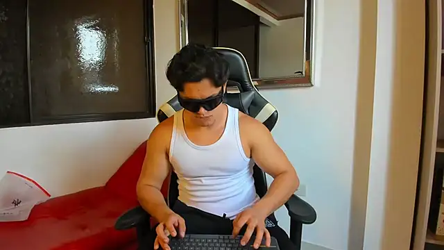 Snapshot of julian_wallace chatting on March 14, 2026, 2:12 pm julian wallace online show from March 14, 2026, 2:12 pm