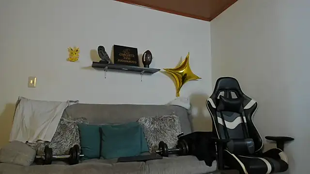 julian wallace online show from October 24, 2025, 5:56 pm