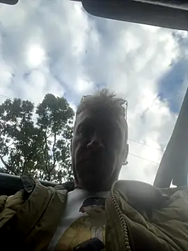 Snapshot of bentoverblonde chatting on September 19, 2025, 12:53 pm bentoverblonde online show from September 19, 2025, 12:53 pm