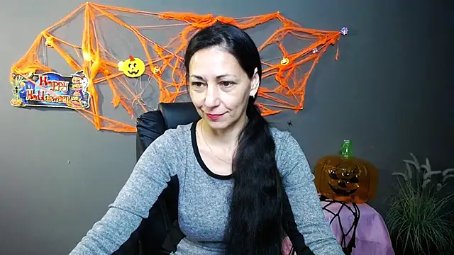 Snapshot of LiluGrants chatting on October 23, 2025, 6:06 pm LiluGrants online show from October 23, 2025, 6:06 pm