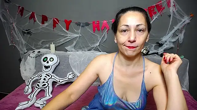 Snapshot of LiluGrants chatting on October 31, 2025, 7:10 pm LiluGrants online show from October 31, 2025, 7:10 pm