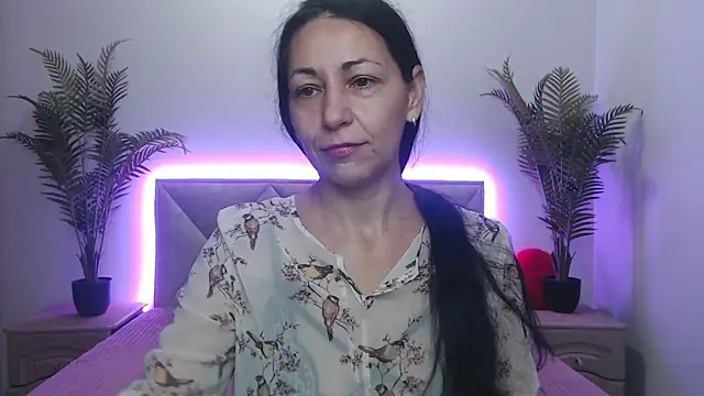 Snapshot of LiluGrants chatting on November 4, 2025, 7:06 pm LiluGrants online show from November 4, 2025, 7:06 pm