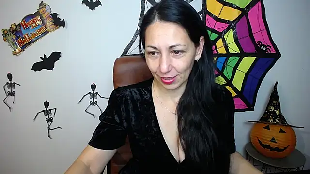 Snapshot of LiluGrants chatting on October 16, 2025, 6:27 pm LiluGrants online show from October 16, 2025, 6:27 pm