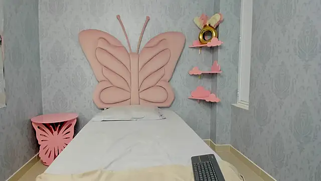 MaddyCute4u online show from February 24, 2025, 12:16 pm