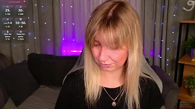 Snapshot of MilaBott chatting on April 8, 2026, 7:15 pm MilaBott online show from April 8, 2026, 7:15 pm