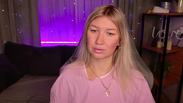 Snapshot of MilaBott chatting on November 18, 2025, 8:23 pm MilaBott online show from November 18, 2025, 8:23 pm