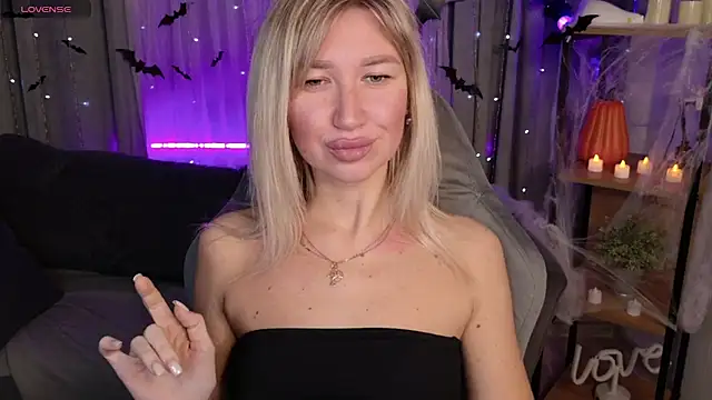 Snapshot of MilaBott chatting on October 21, 2025, 8:41 pm MilaBott online show from October 21, 2025, 8:41 pm