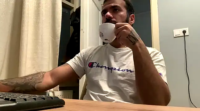 Snapshot of themany29 chatting on December 17, 2024, 10:55 am themany29 online show from December 17, 2024, 10:55 am