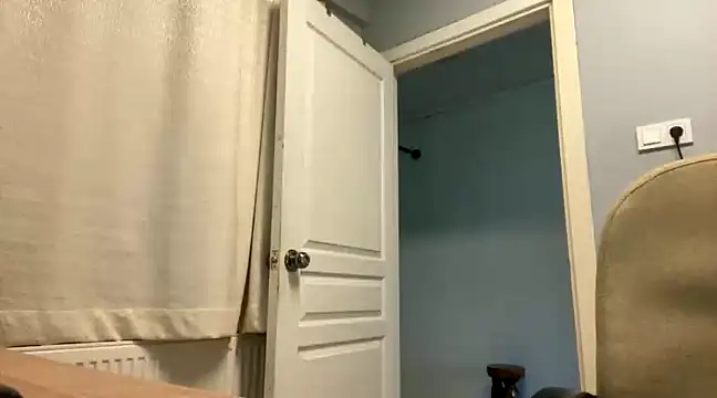 Snapshot of themany29 chatting on March 7, 2025, 12:12 pm themany29 online show from March 7, 2025, 12:12 pm