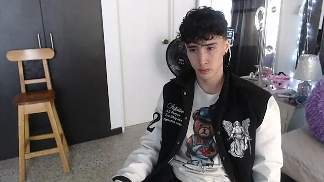 Snapshot of gojo_satoru_18 chatting on March 18, 2025, 11:55 am gojo satoru 18 online show from March 18, 2025, 11:55 am